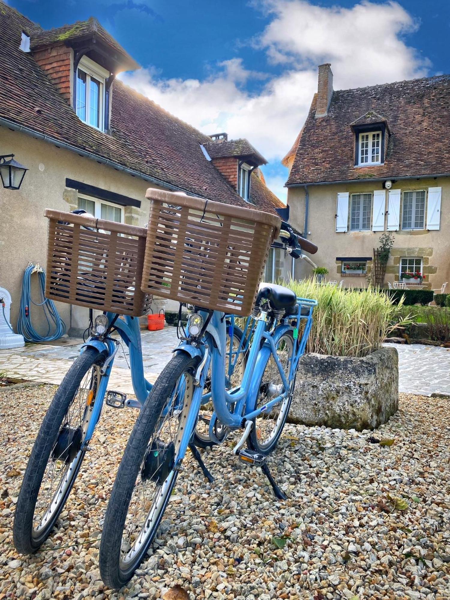 Le Petit Chateau De Sainte Colombe Bouges-le-Chateau Экстерьер фото