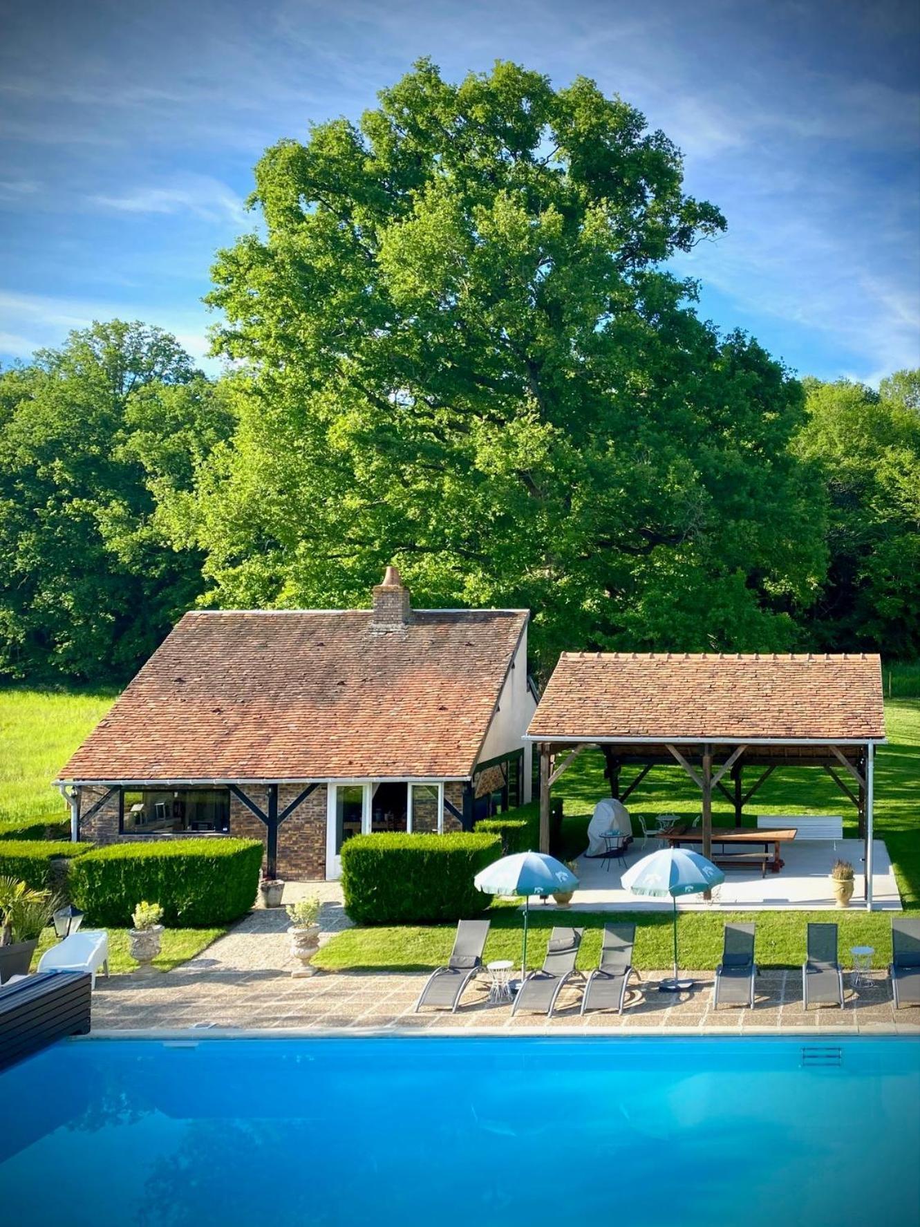 Le Petit Chateau De Sainte Colombe Bouges-le-Chateau Экстерьер фото